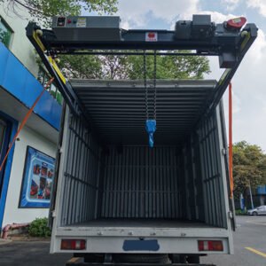 Dual-Track Vehicle-Mounted Crane