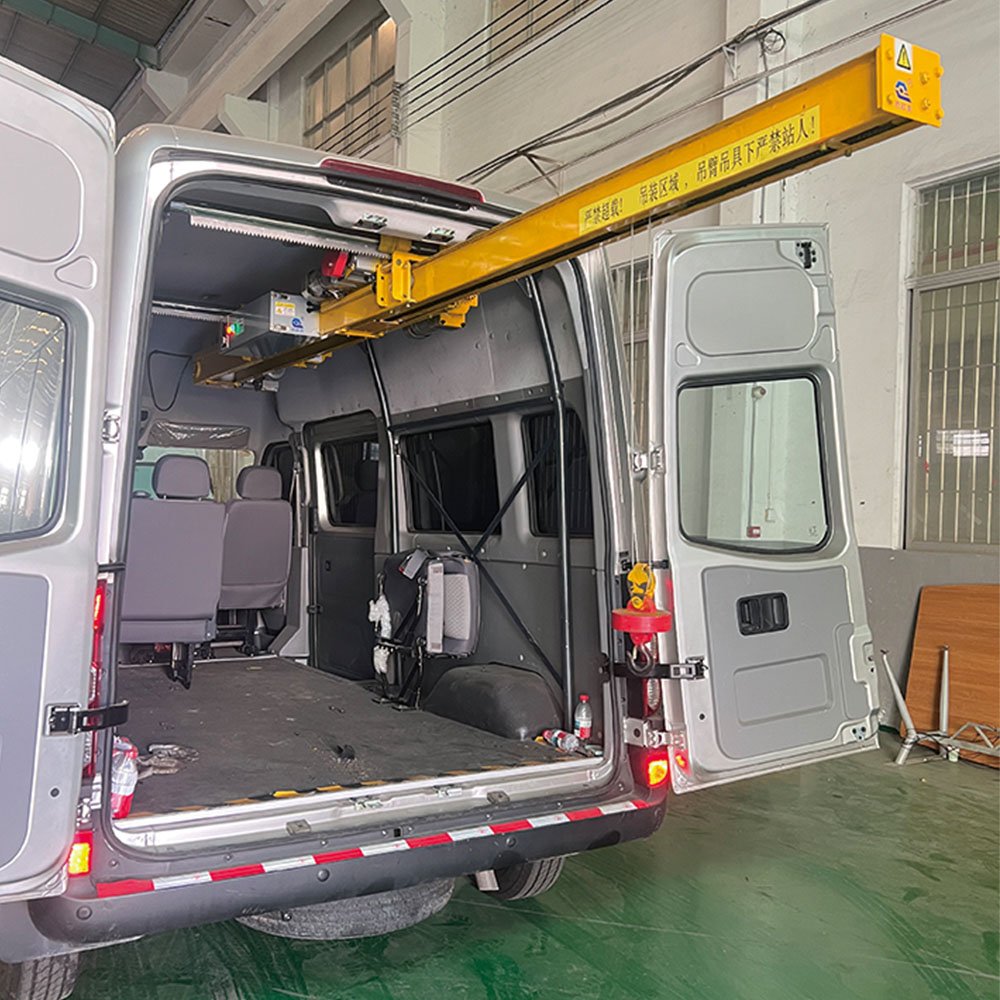 Single-Track Vehicle-Mounted Crane